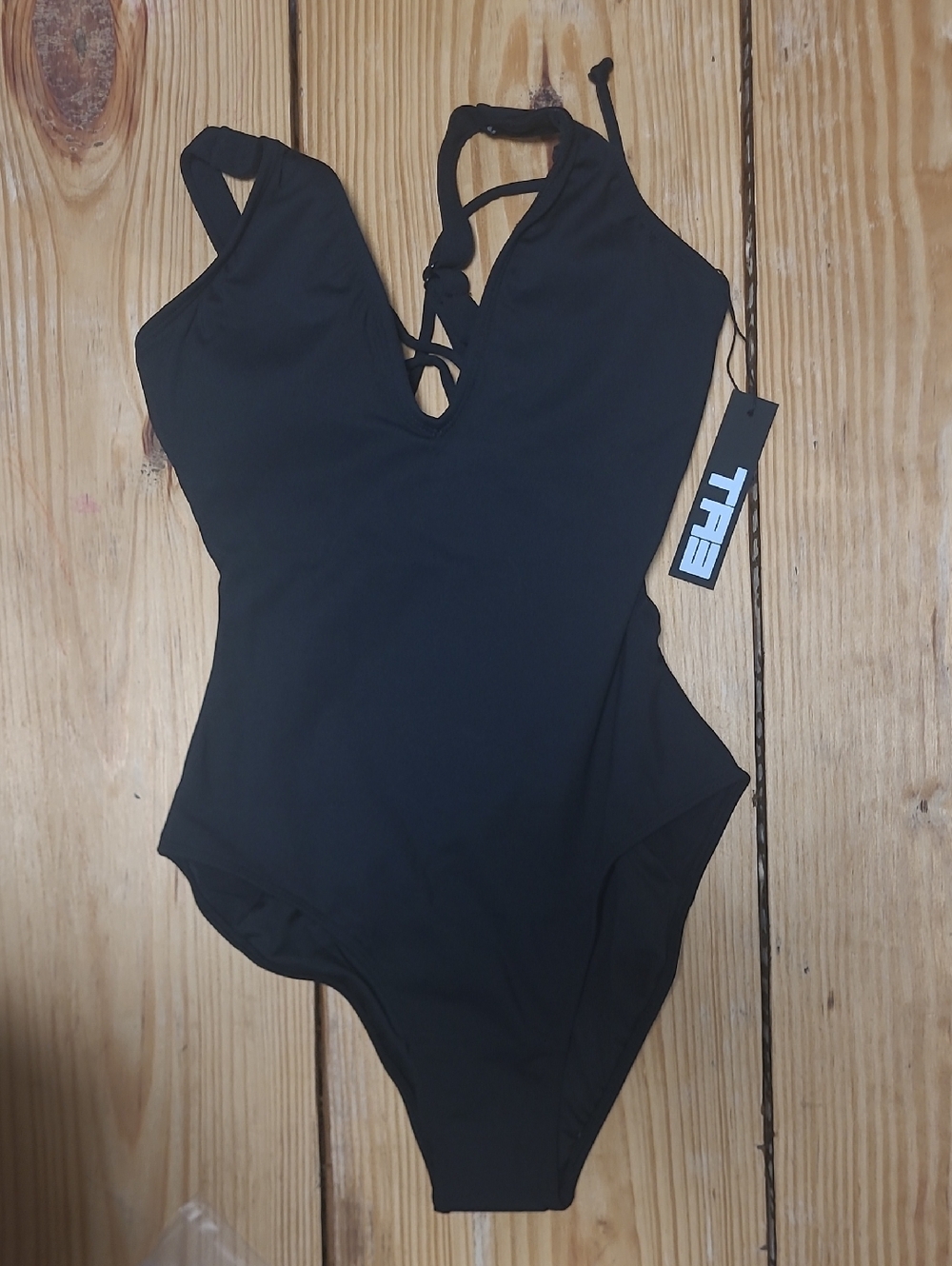 26. NWT  $175 STYLE PLUNGEY XS SHORT
